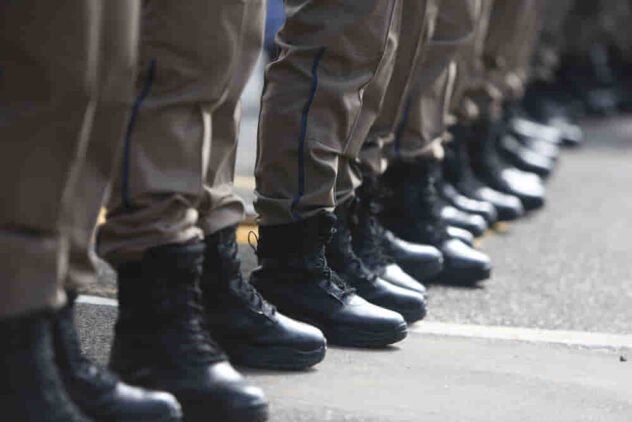 How to Choose Police Boots for Long Patrol Shifts